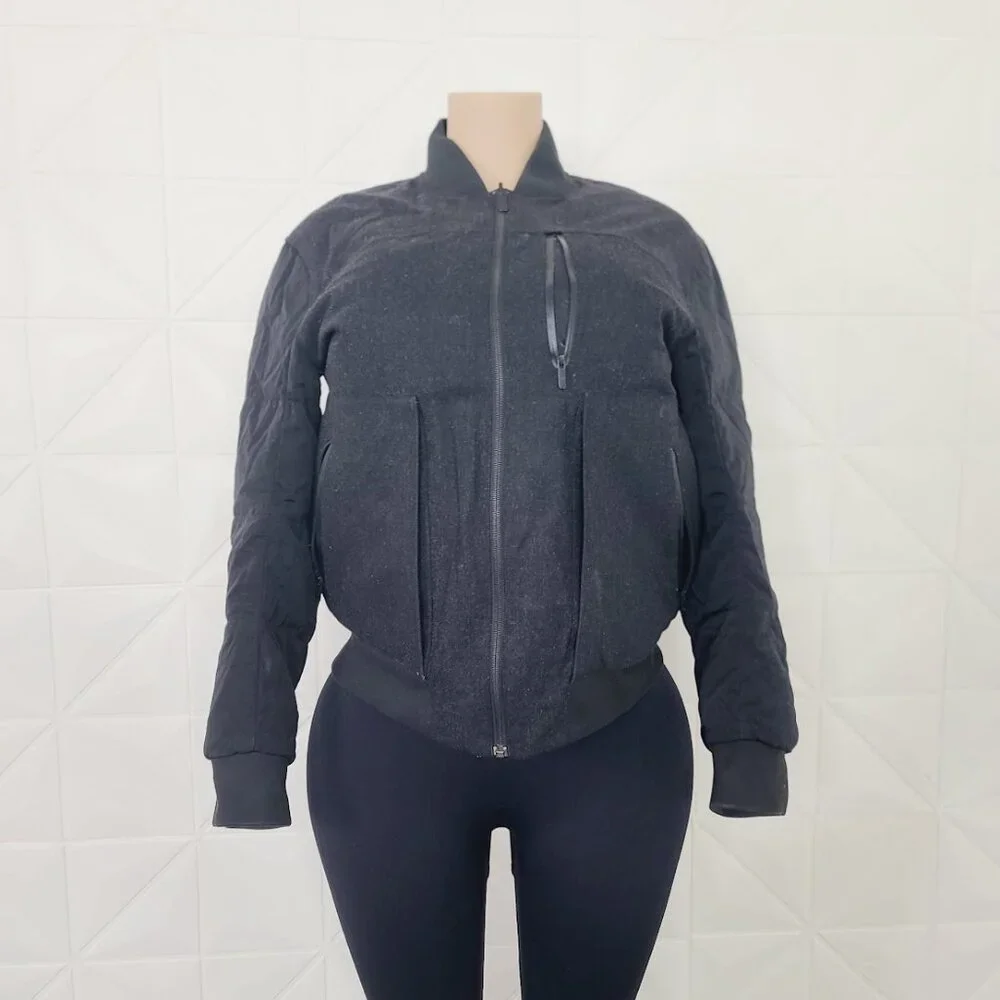 Lululemon Women's Black 600 Fill Roam‎ Far Reversible Bomber Jacket Size 6